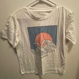 Super cute, white top.